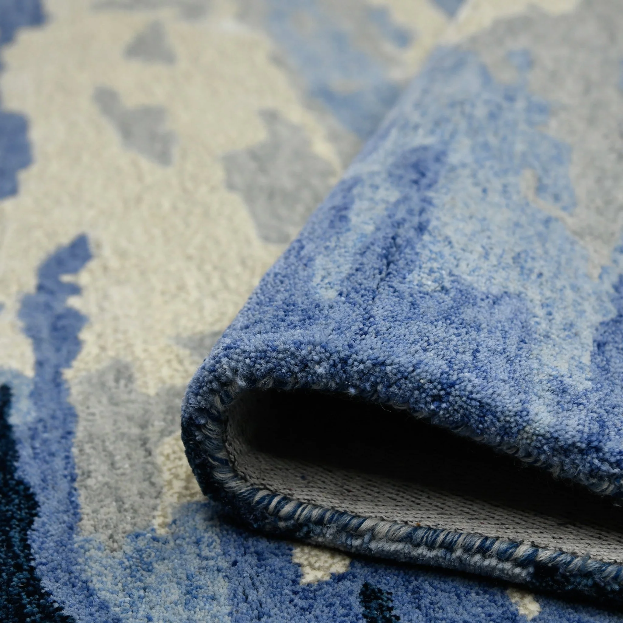 Amer Rugs ABS-7 Abstract Contemporary Area Rug - Image 9