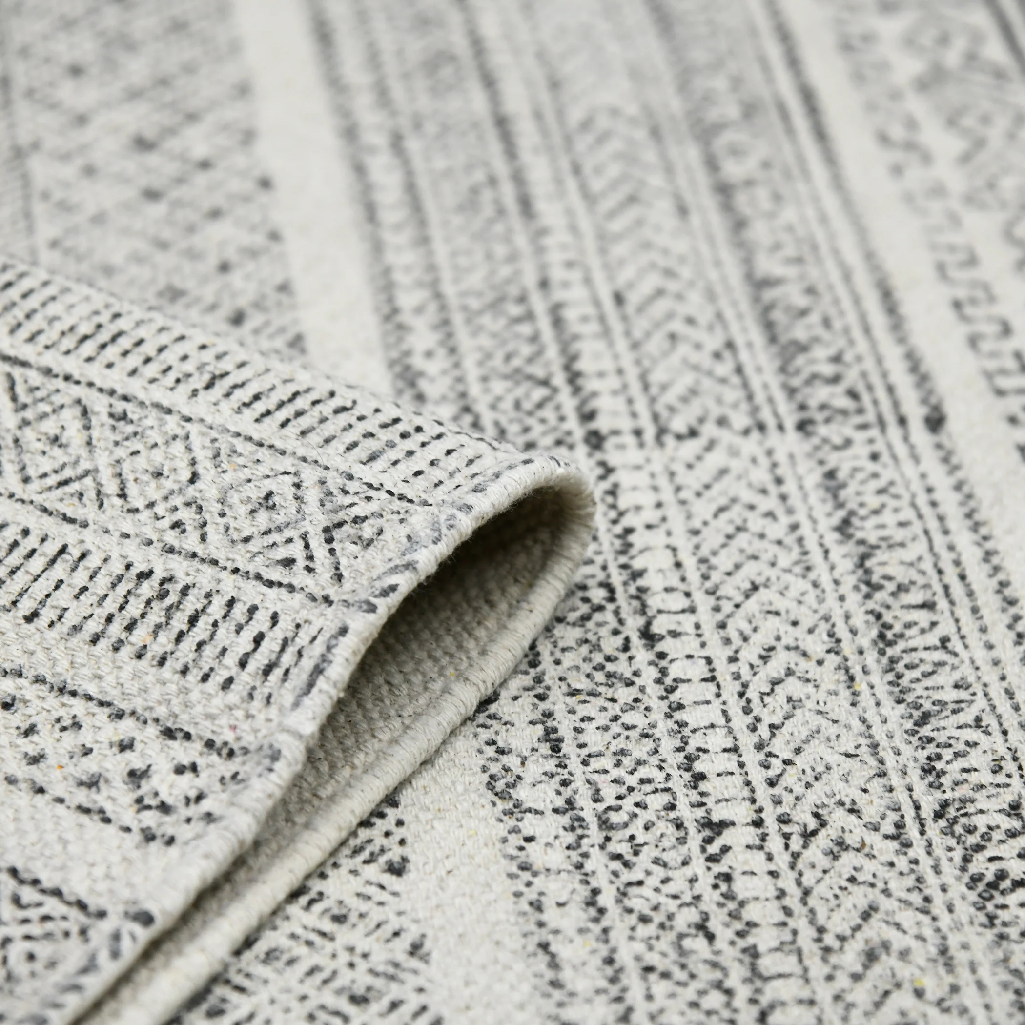 Amer Rugs DUN-1 Dune Distressed Geometric Area Rug - Image 10