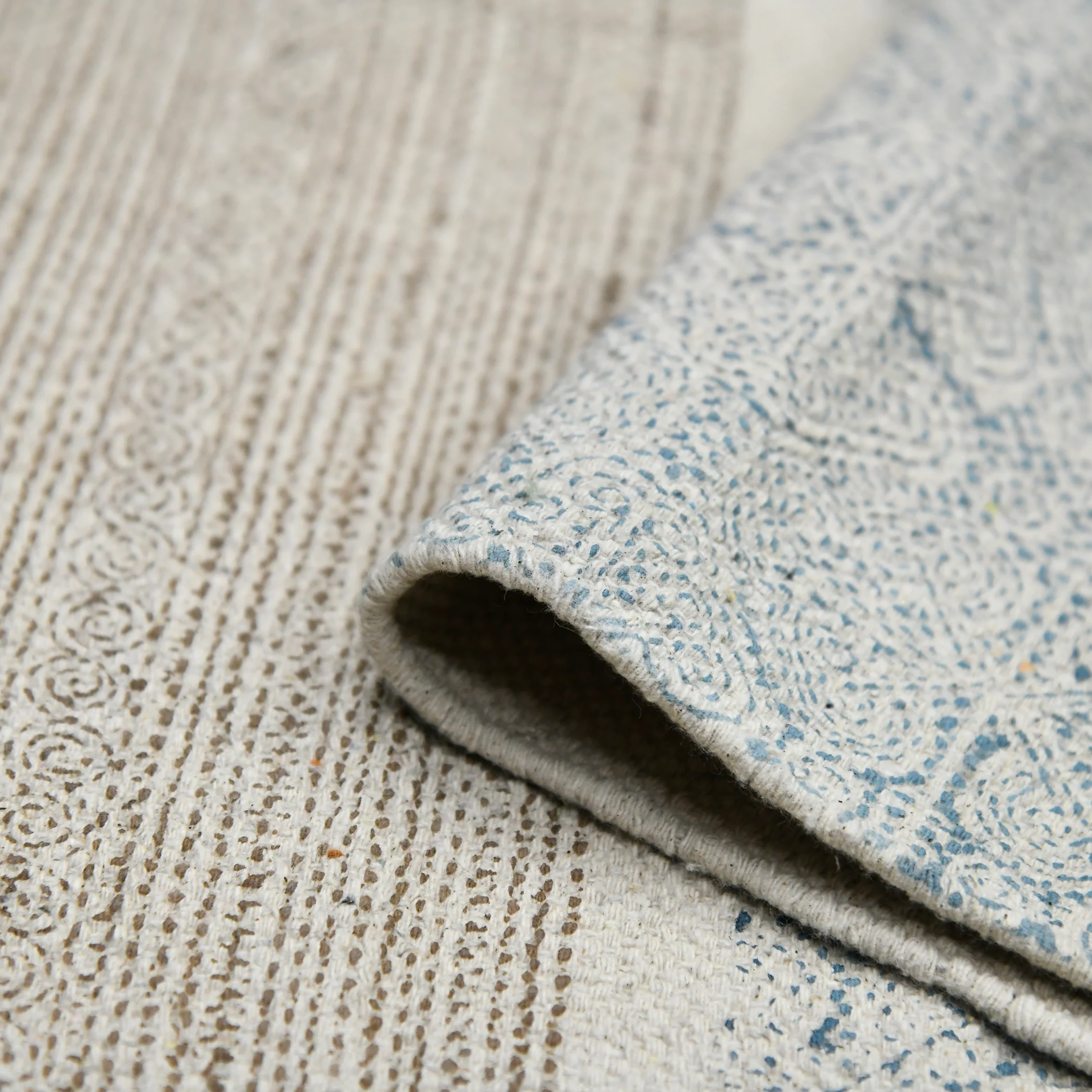 Amer Rugs DUN-4 Dune Distressed Geometric Area Rug - Image 9