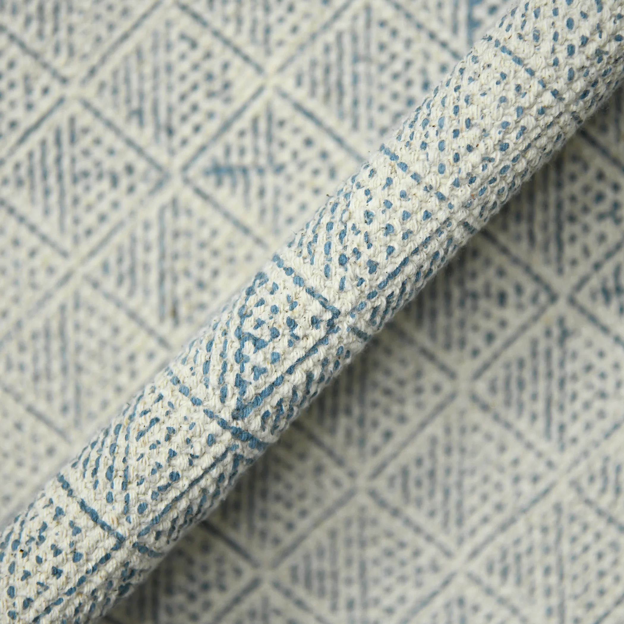 Amer Rugs DUN-6 Dune Distressed Geometric Area Rug - Image 8