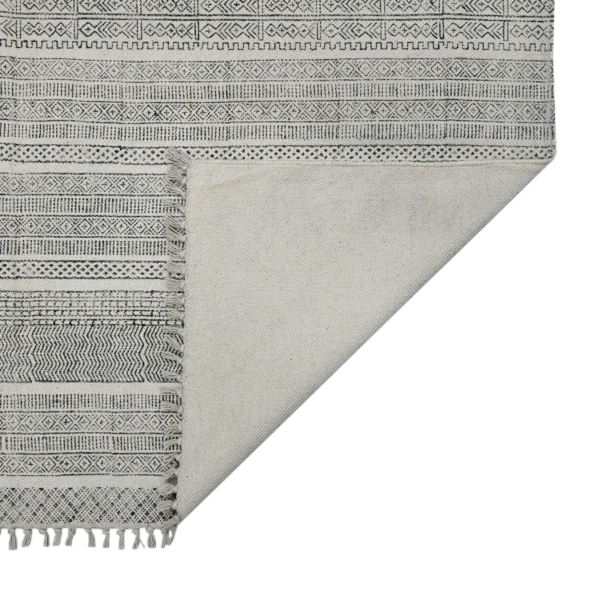Amer Rugs DUN10508 Dune Distressed Geometric Charcoal 5' X 8' Area Rug - Image 2