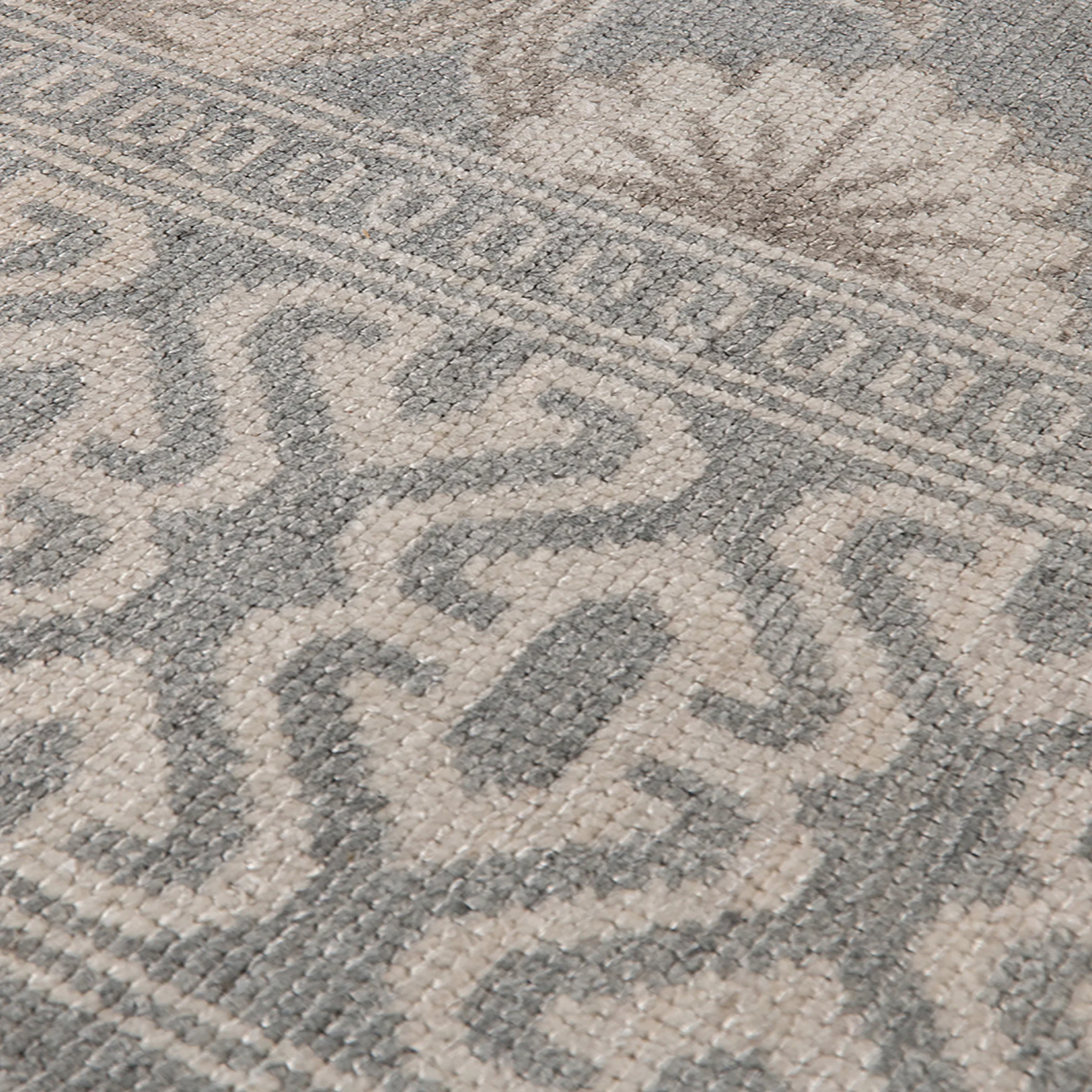 Amer Rugs EMP-2 Empress Classic Bordered Area Rug - Image 3