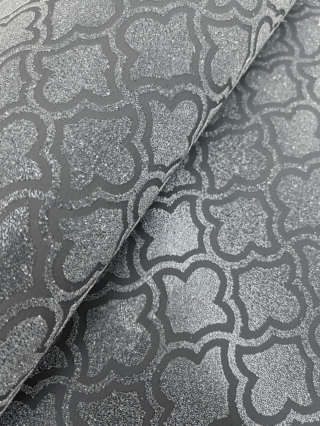 Candice Olson DF3338 Uptown Glam Charcoal Wallpaper - Image 4