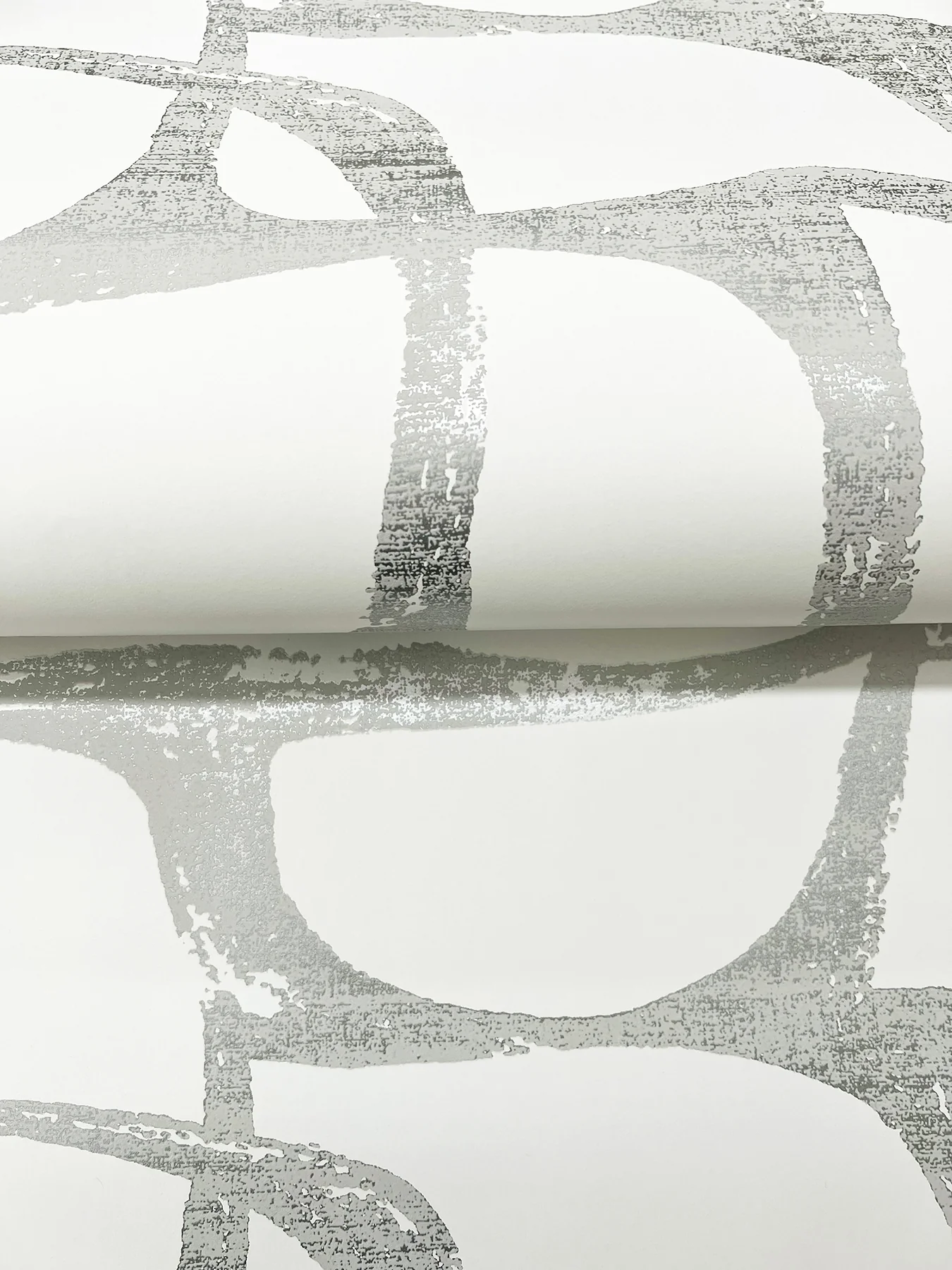 Candice Olson DF3356 Craftsman Geometric White & Silver Wallpaper - Image 4