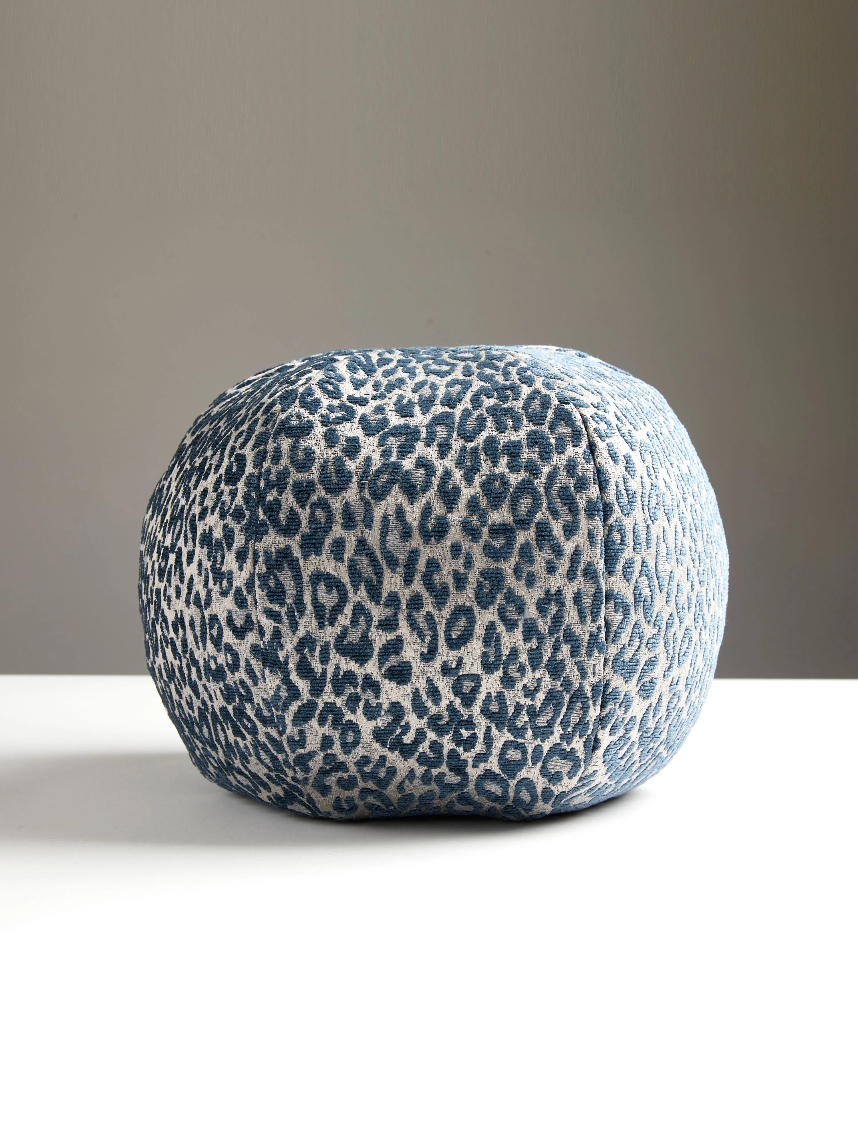 Scalamandre A9 0008SLEOPILL LEOPARD PILLOW - Image 2