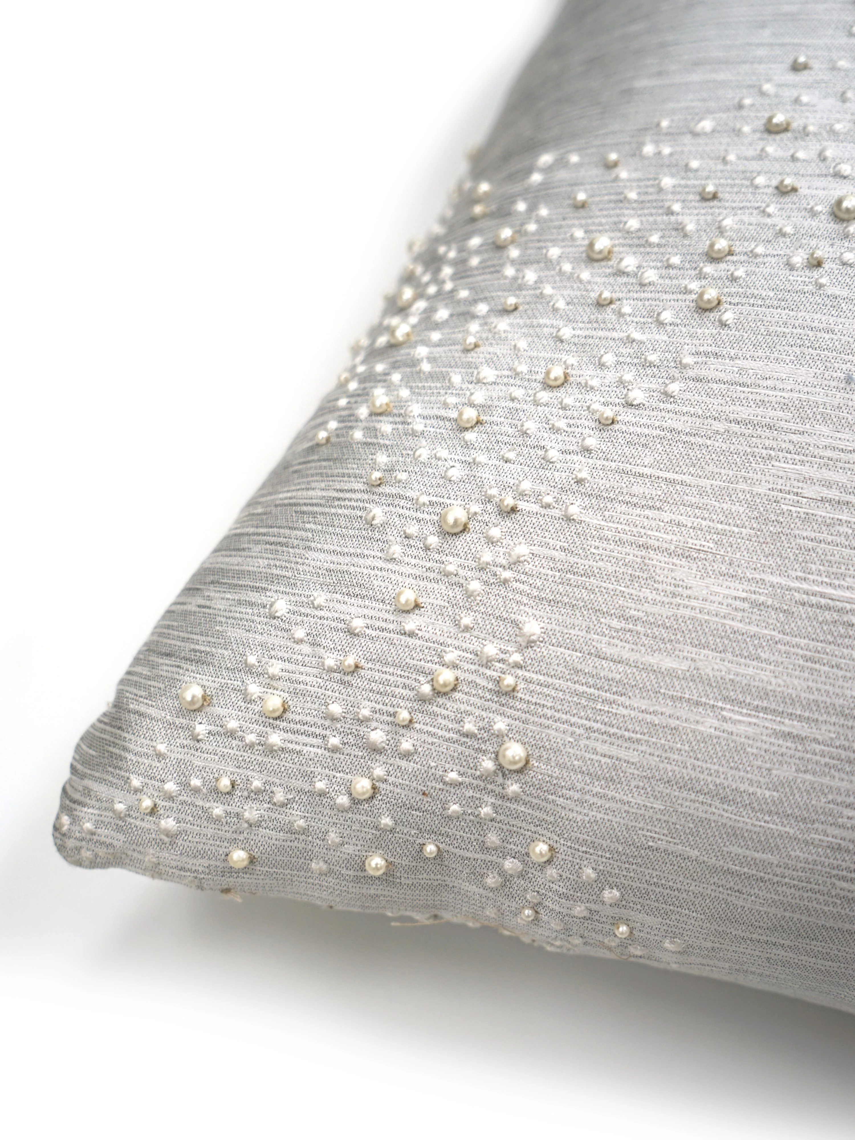 Scalamandre M1 0001PEARLPILL PEARLESCENCE PILLOW