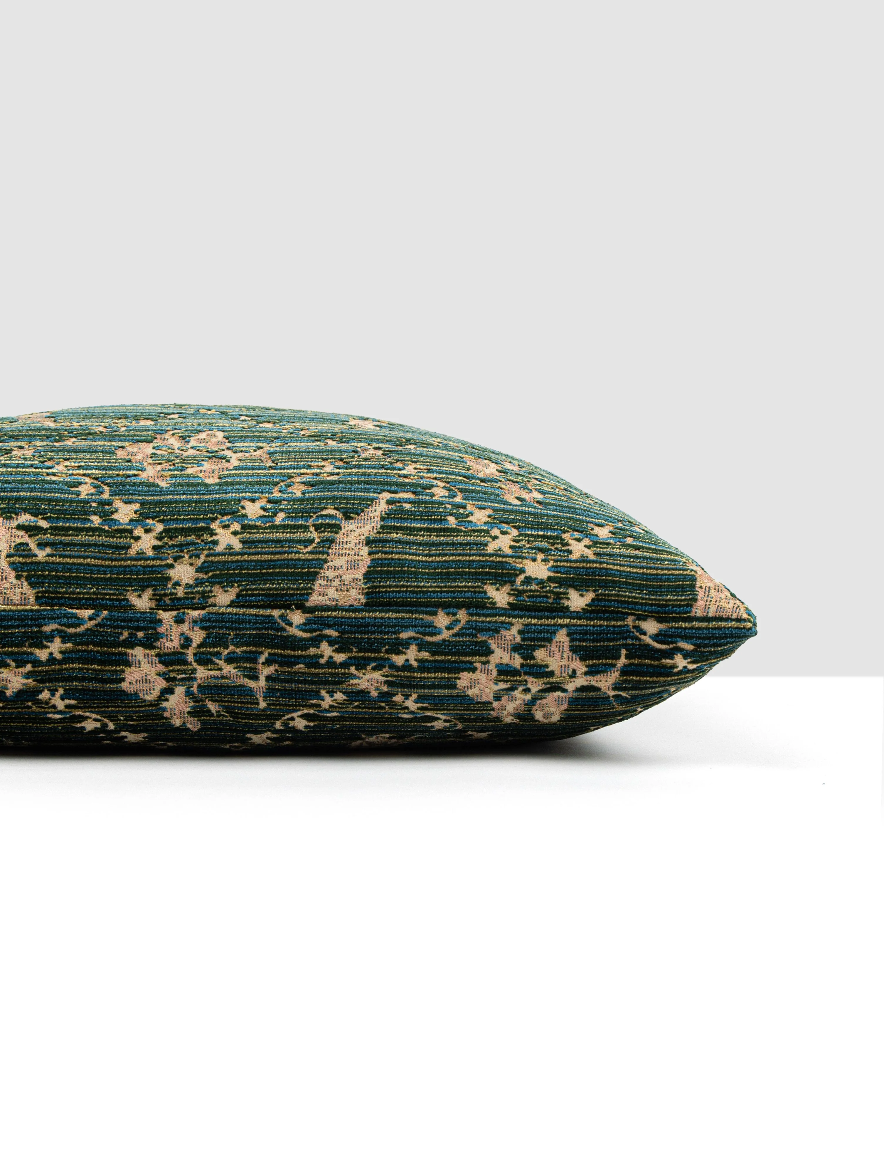 Scalamandre M8 0001SDDKSANT SANTINI PILLOW