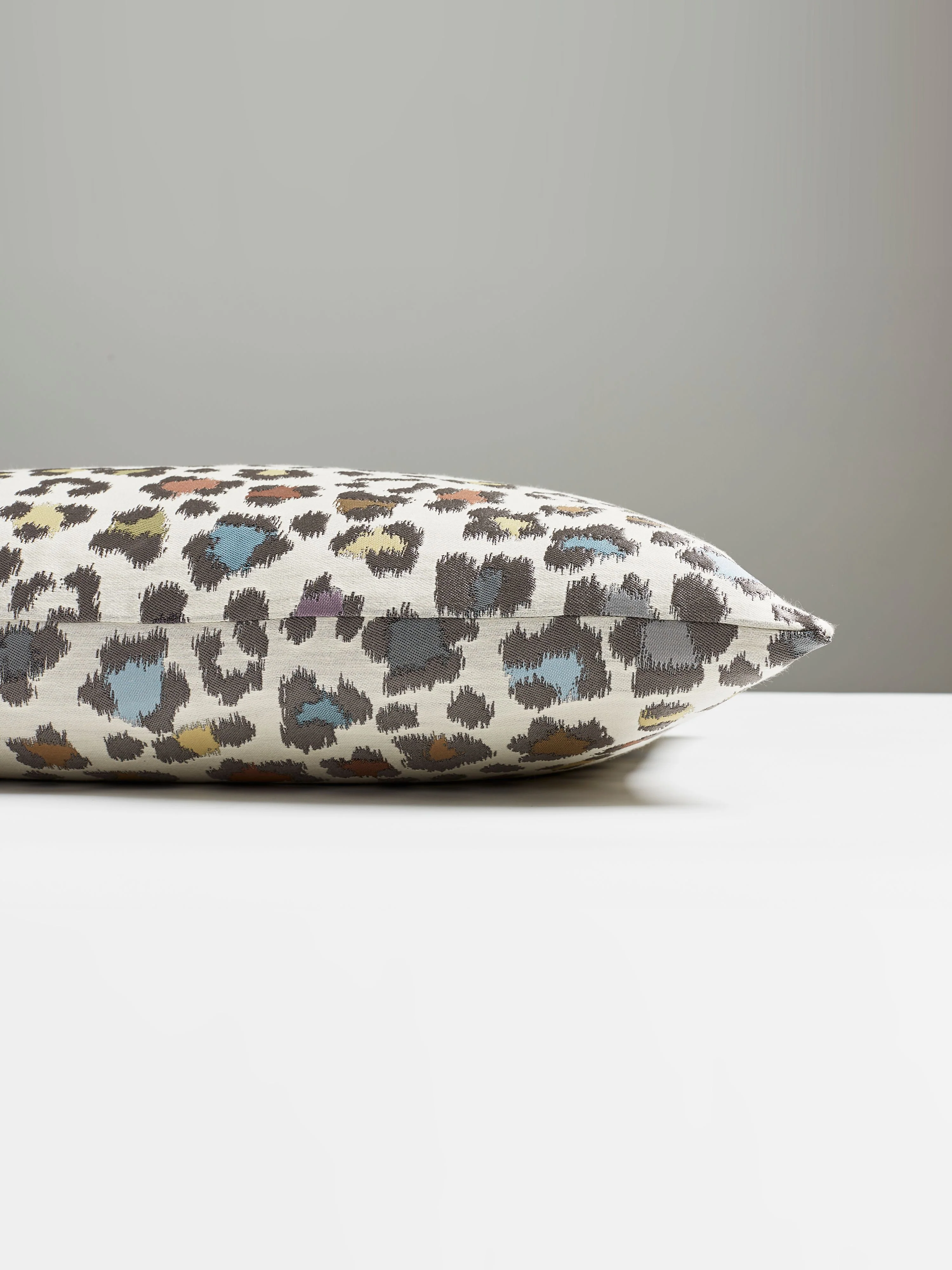 Scalamandre SC 0001LROSEPILL ROSETTE WOVEN PILLOW
