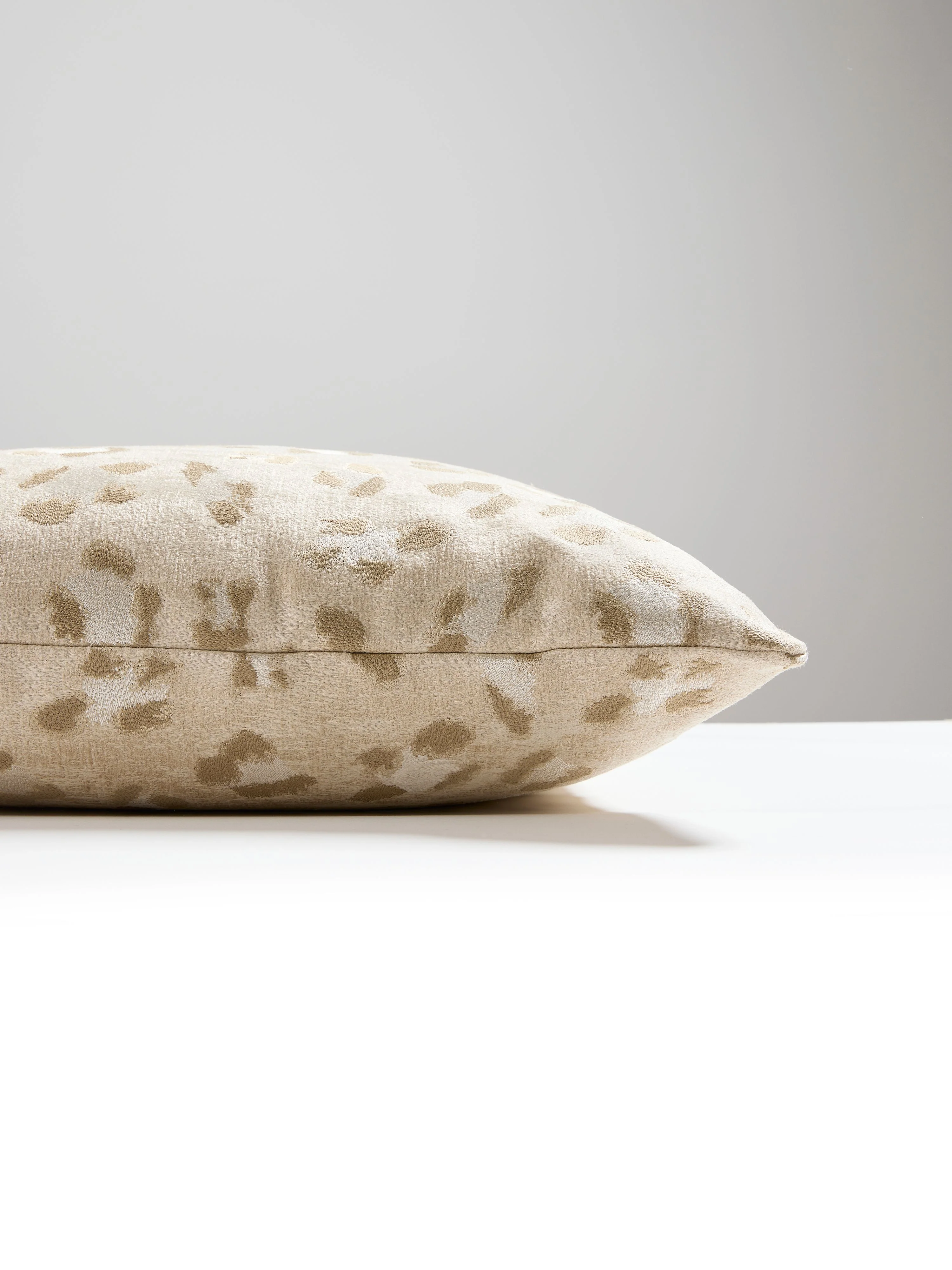 Scalamandre SC 0001SDDK27075 BRODERIE LEOPARD PILLOW