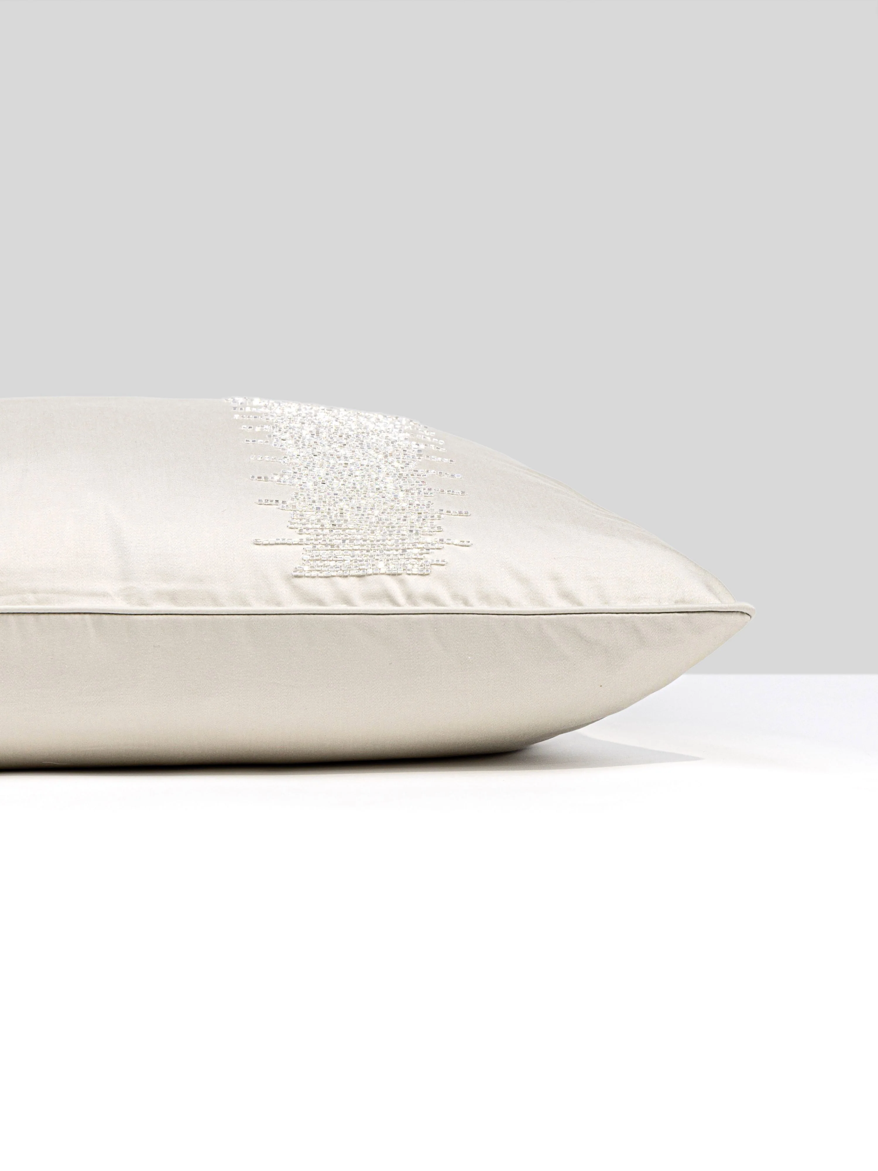 Scalamandre SC 0001SDDS88386 VERONICA BEADED PILLOW - Image 2