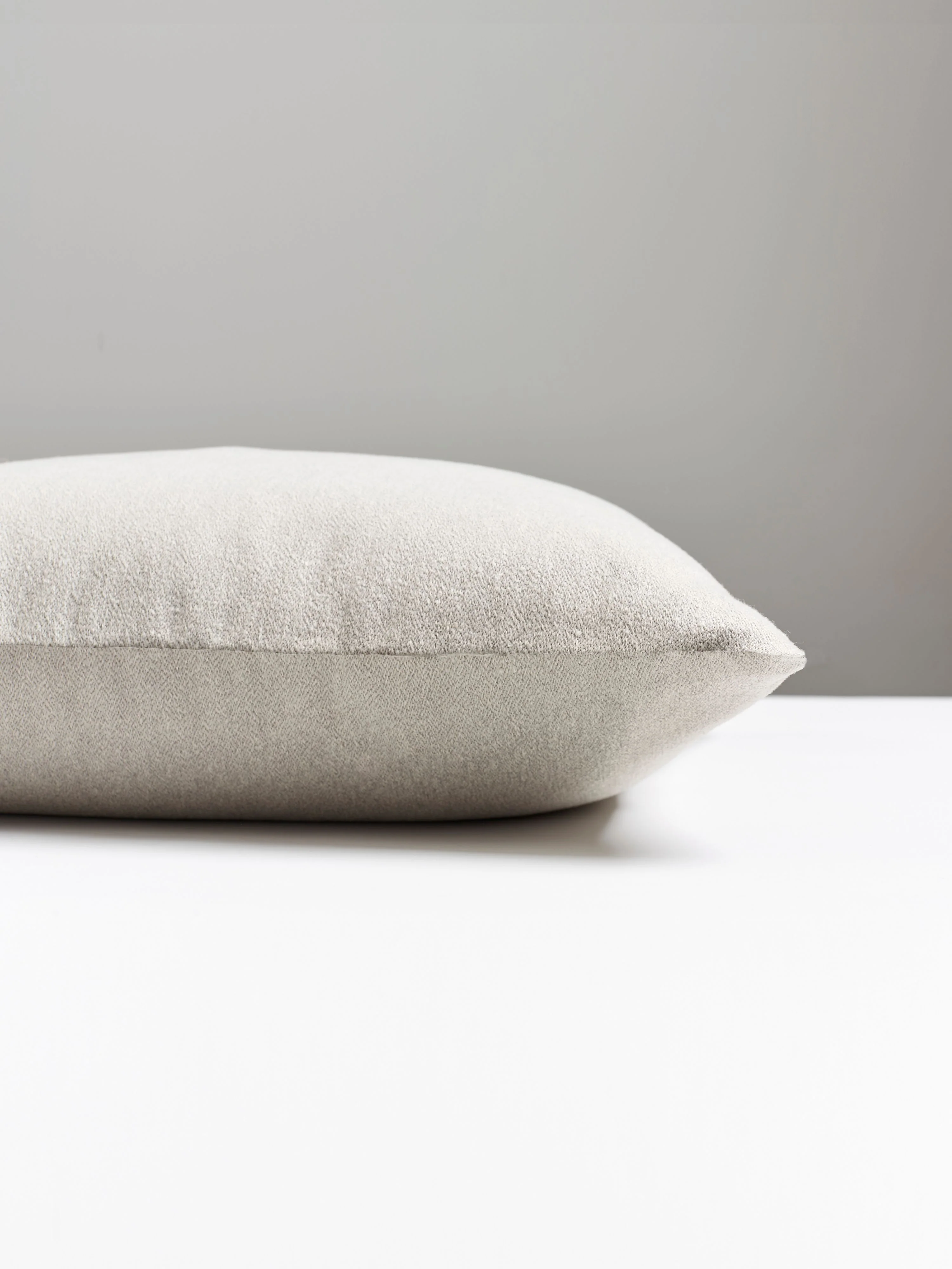 Scalamandre SC 0002DAPPPILL DAPPER FLANNEL PILLOW