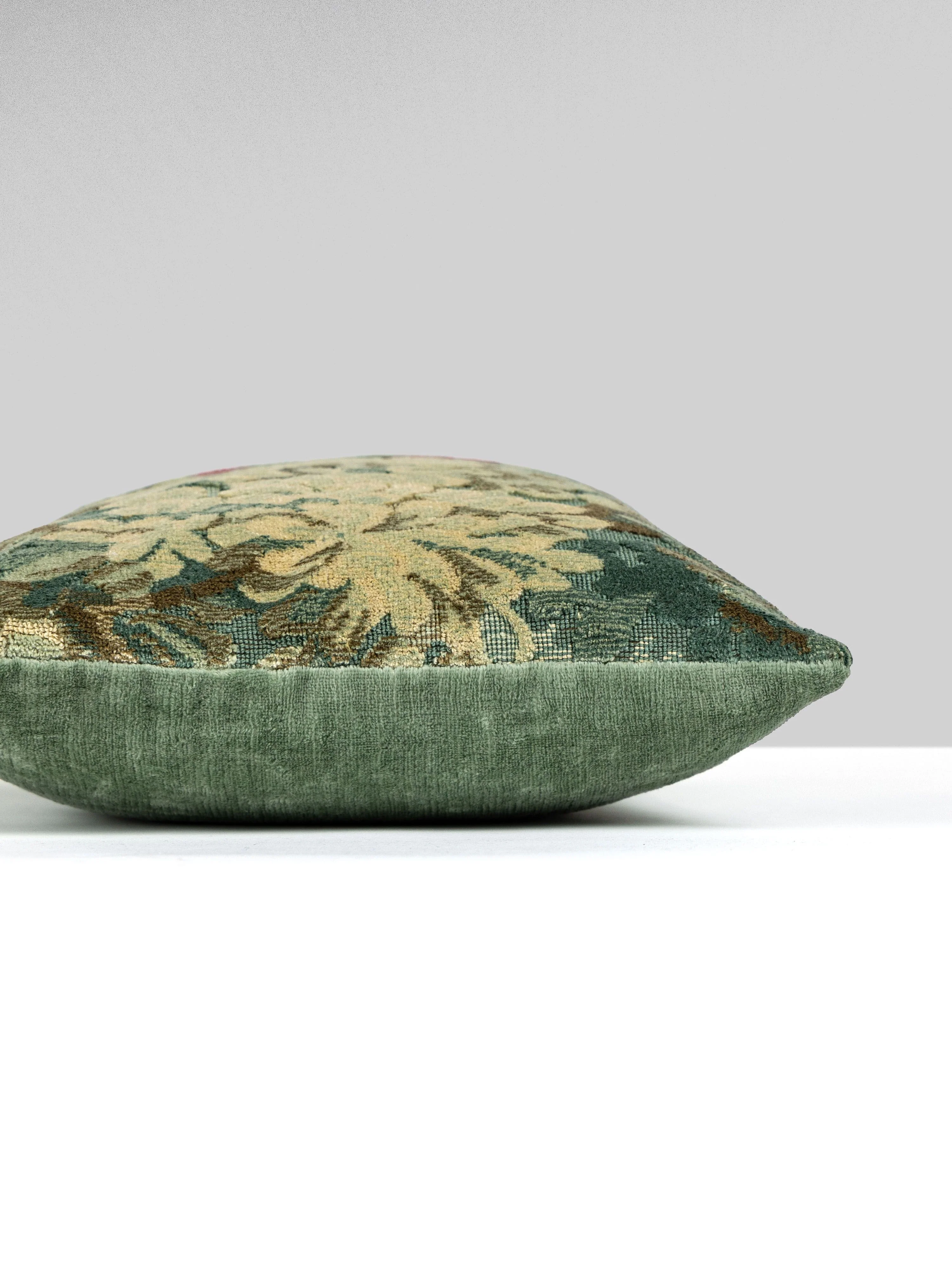 Scalamandre SC 0002MBDK26420 MARLY / COMO PILLOW