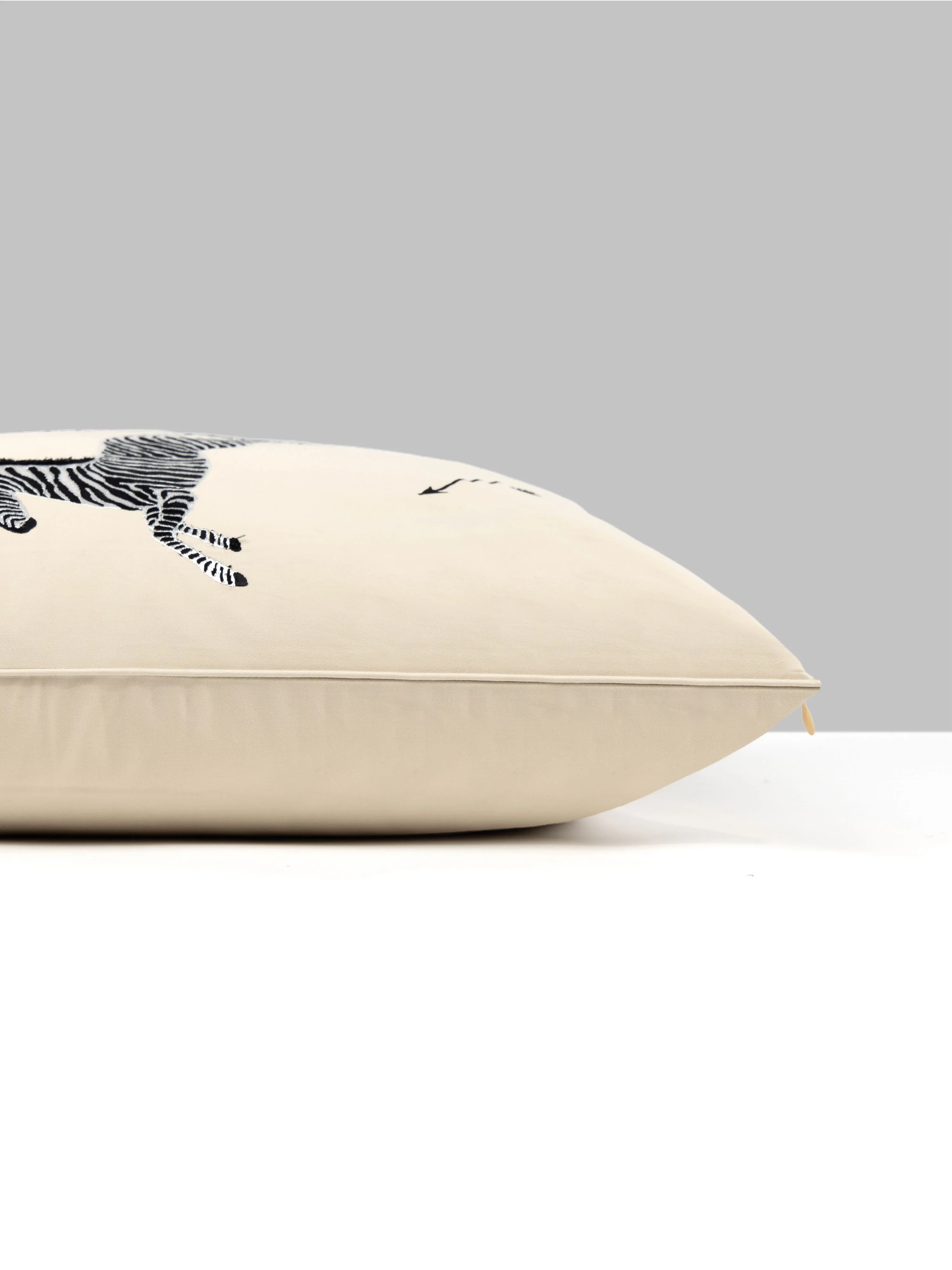 Scalamandre SC 0003SDDS16496 ZEBRAS EMBROIDERED PILLOW - Image 2