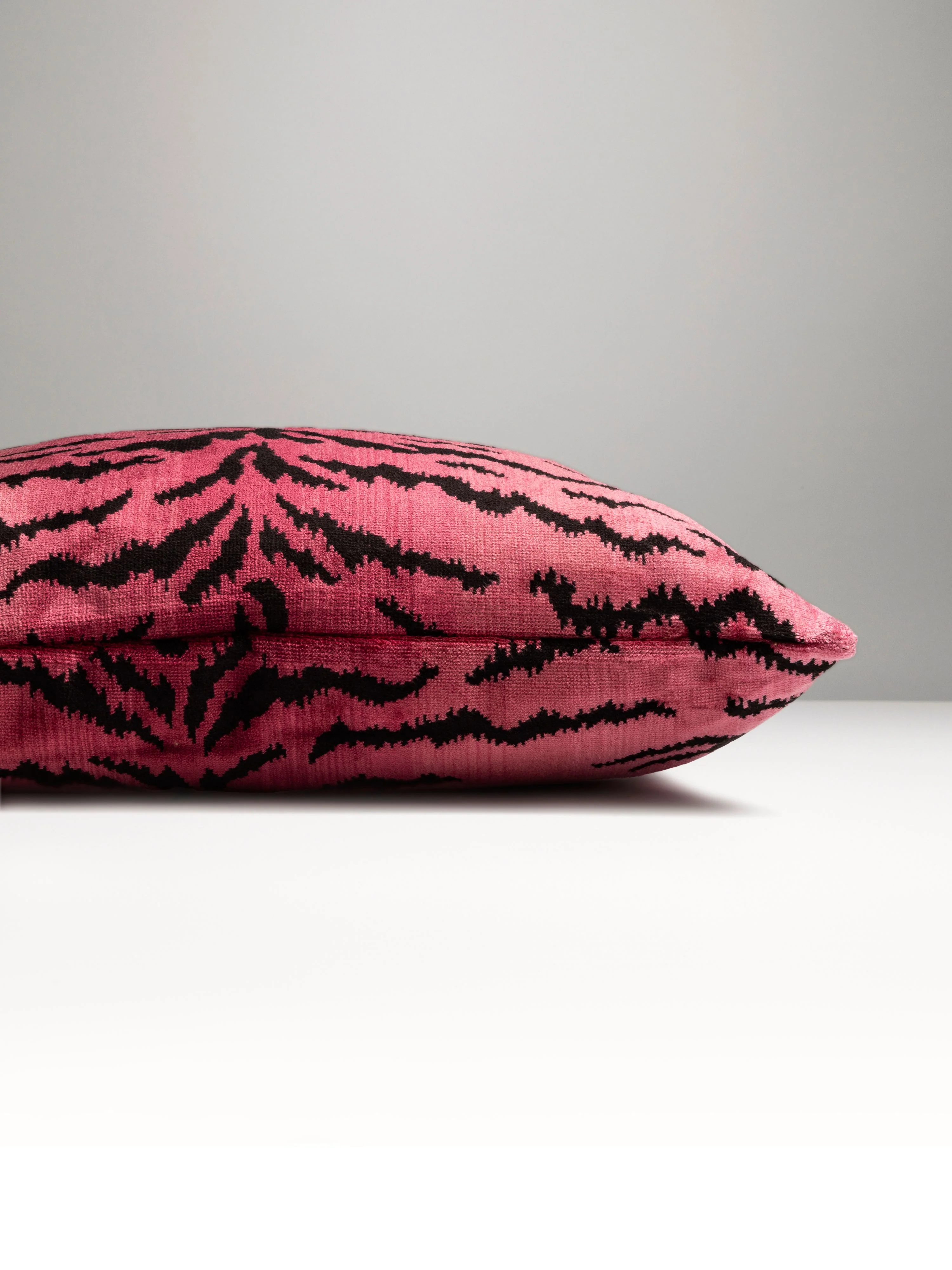 Scalamandre SC 0003TIGRPILL TIGRE PILLOW