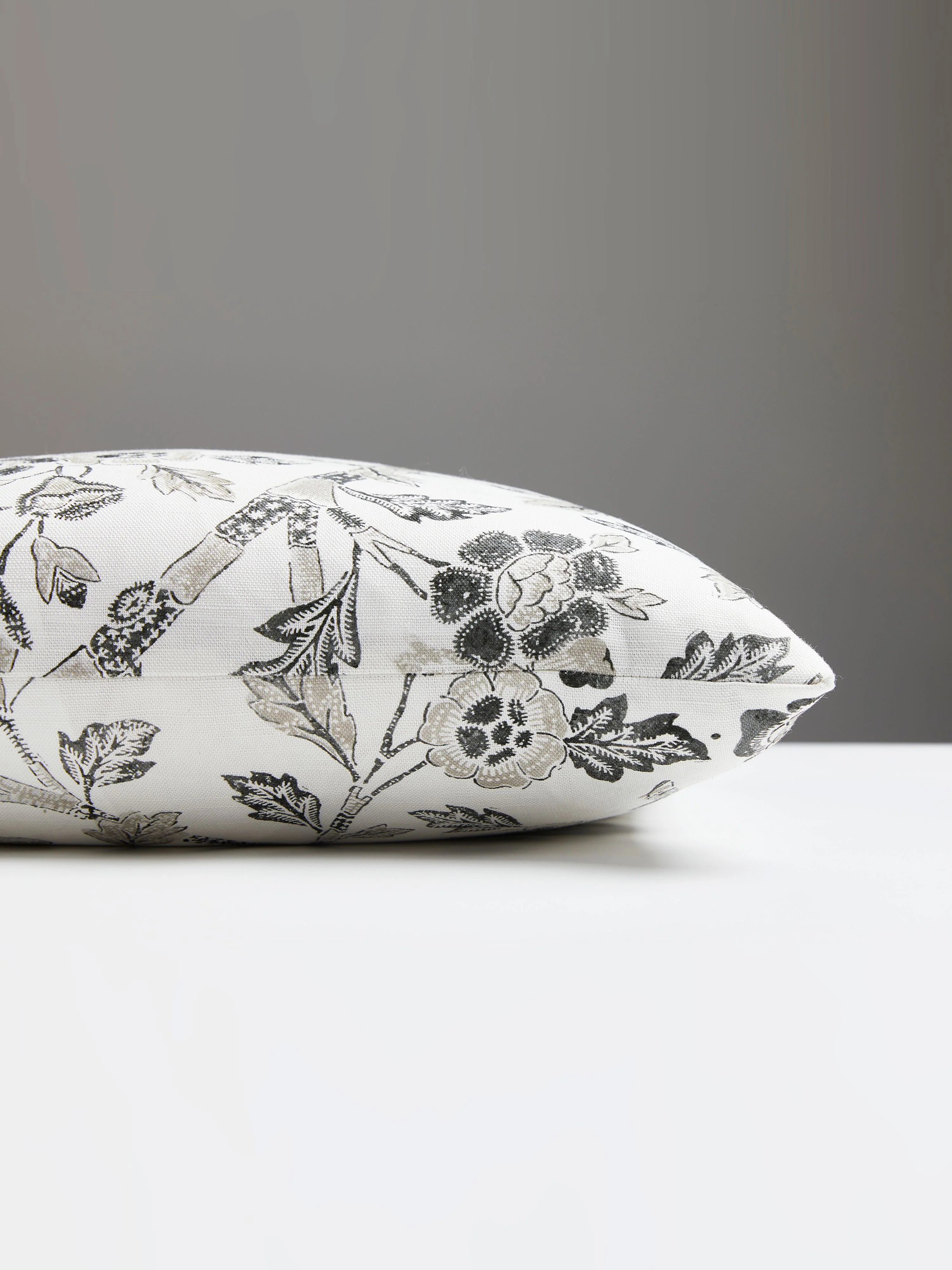 Scalamandre SC 0004ANISPILL ANISSA PRINT PILLOW