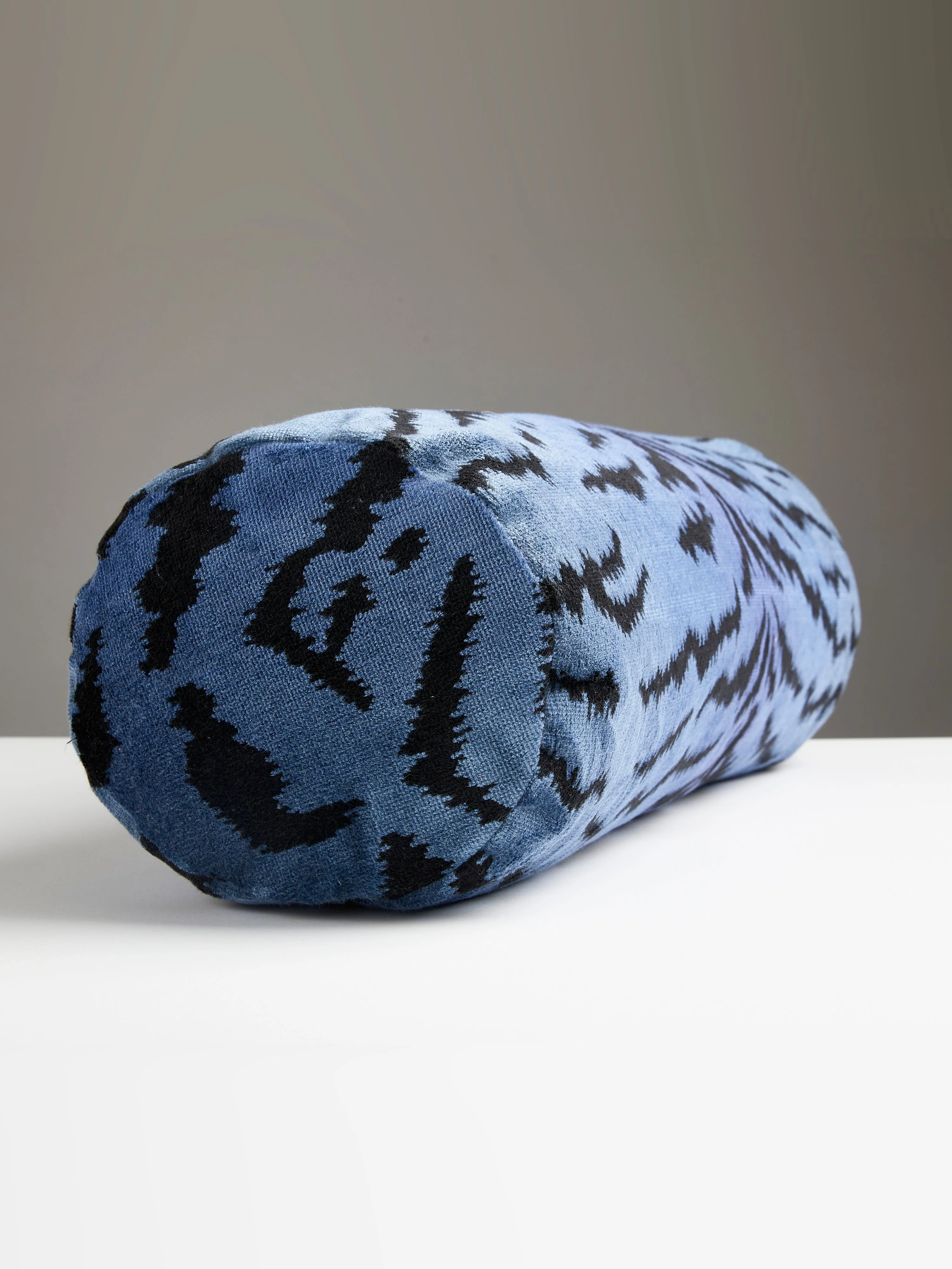 Scalamandre SC 0004BTIGRPILL TIGRE BOLSTER