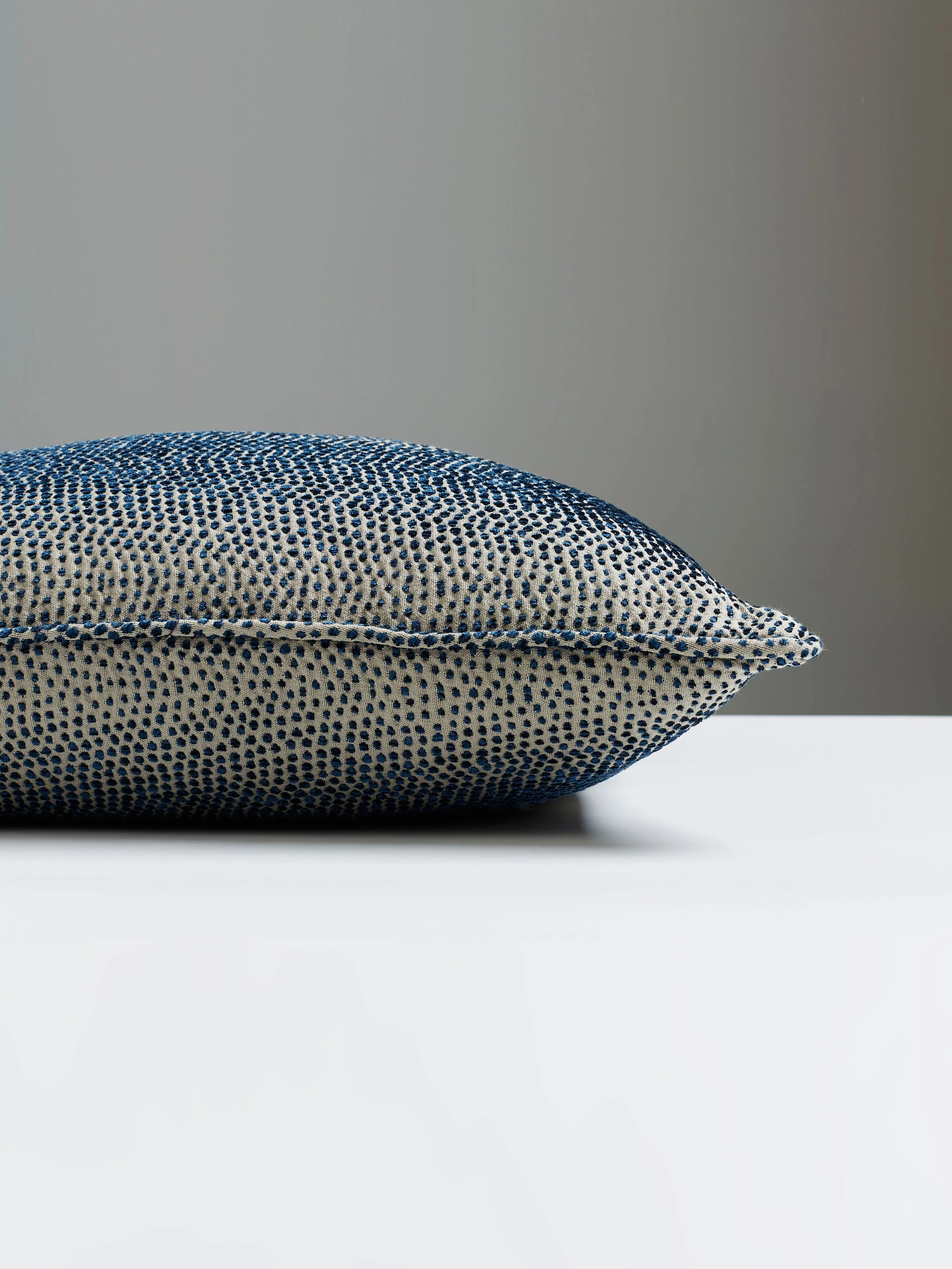 Scalamandre SC 0004DESPPILL DESPRES WEAVE PILLOW