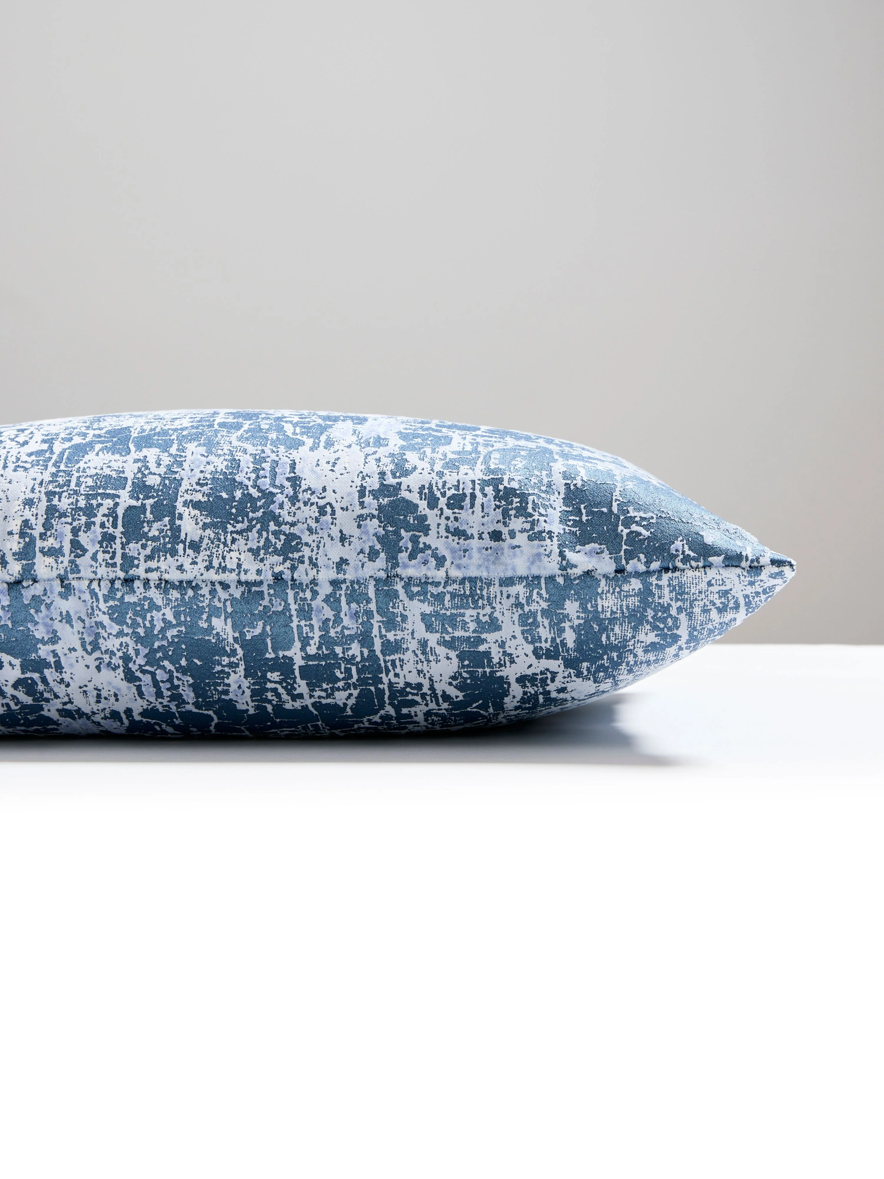 Scalamandre SC 0004LBDK16617 TESORO VELVET LUMBAR PILLOW
