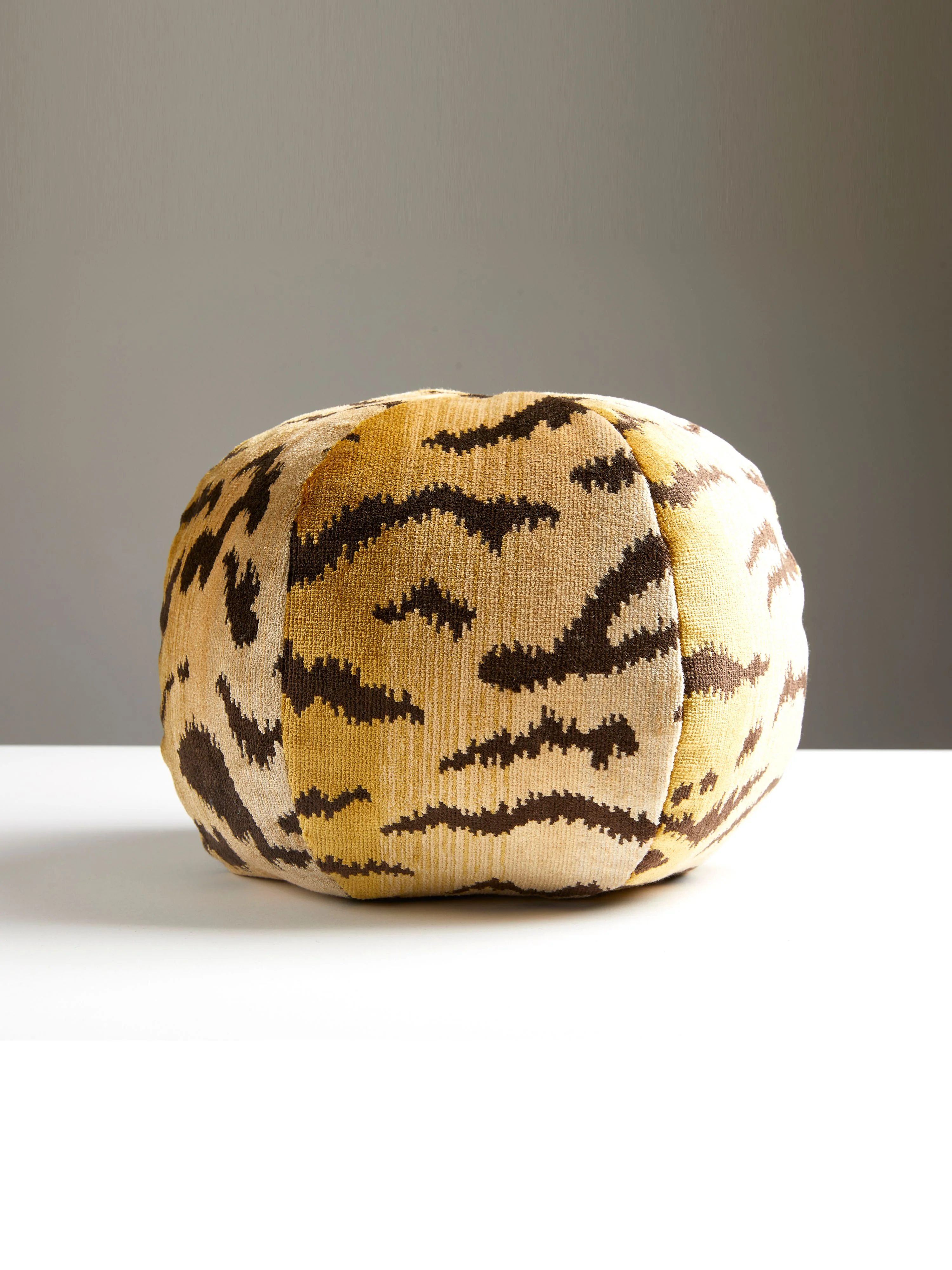 Scalamandre SC 0007STIGRPILL TIGRE SPHERE PILLOW - Image 2