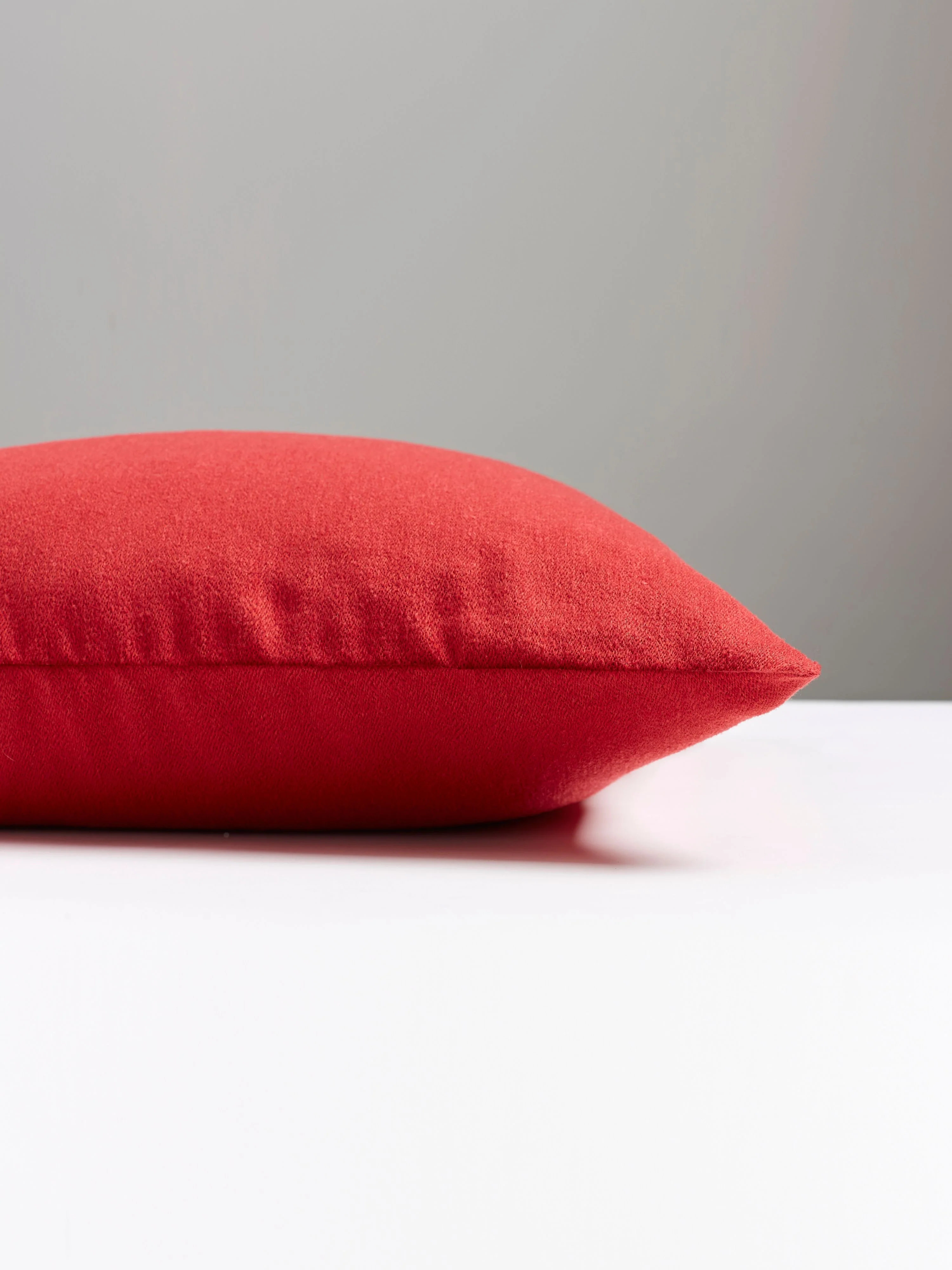 Scalamandre SC 0009DAPPPILL DAPPER FLANNEL PILLOW