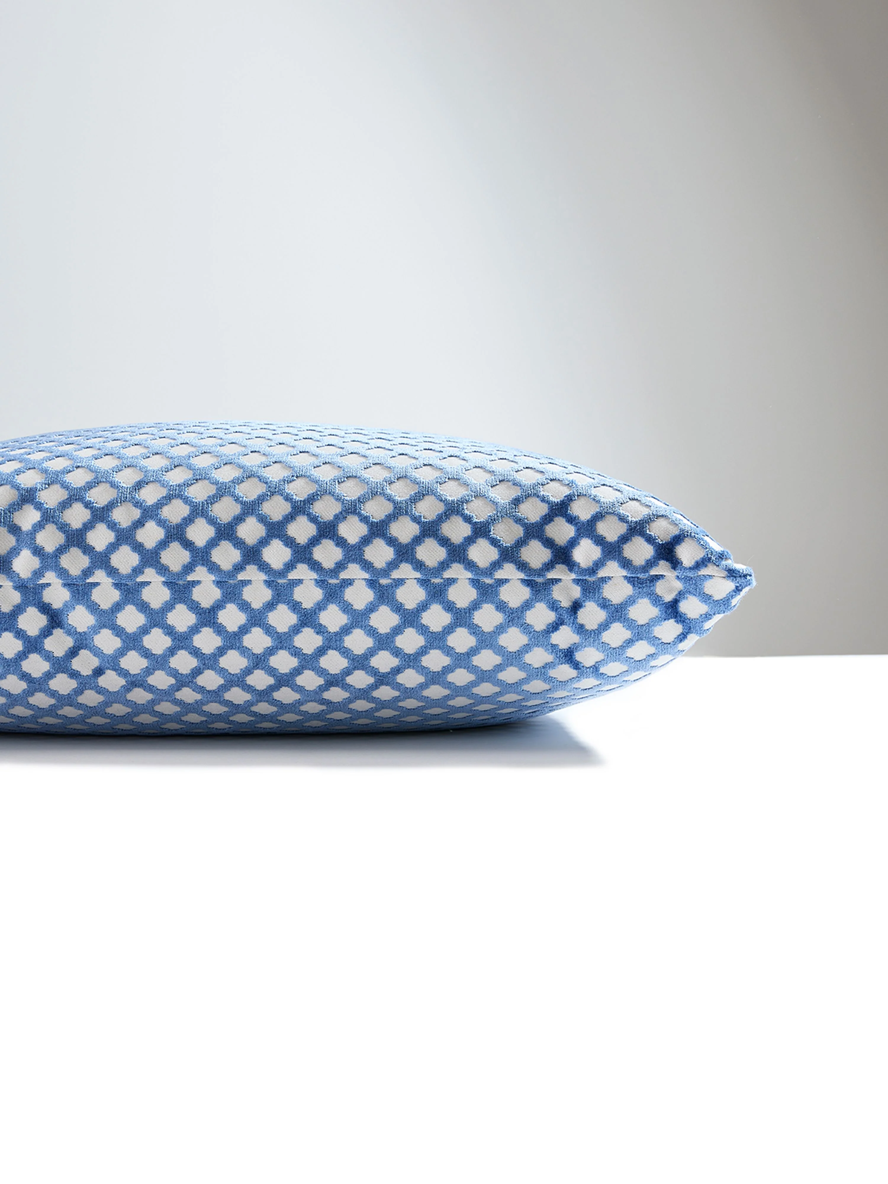 Scalamandre SC 0018POMFPILL POMFRET PILLOW