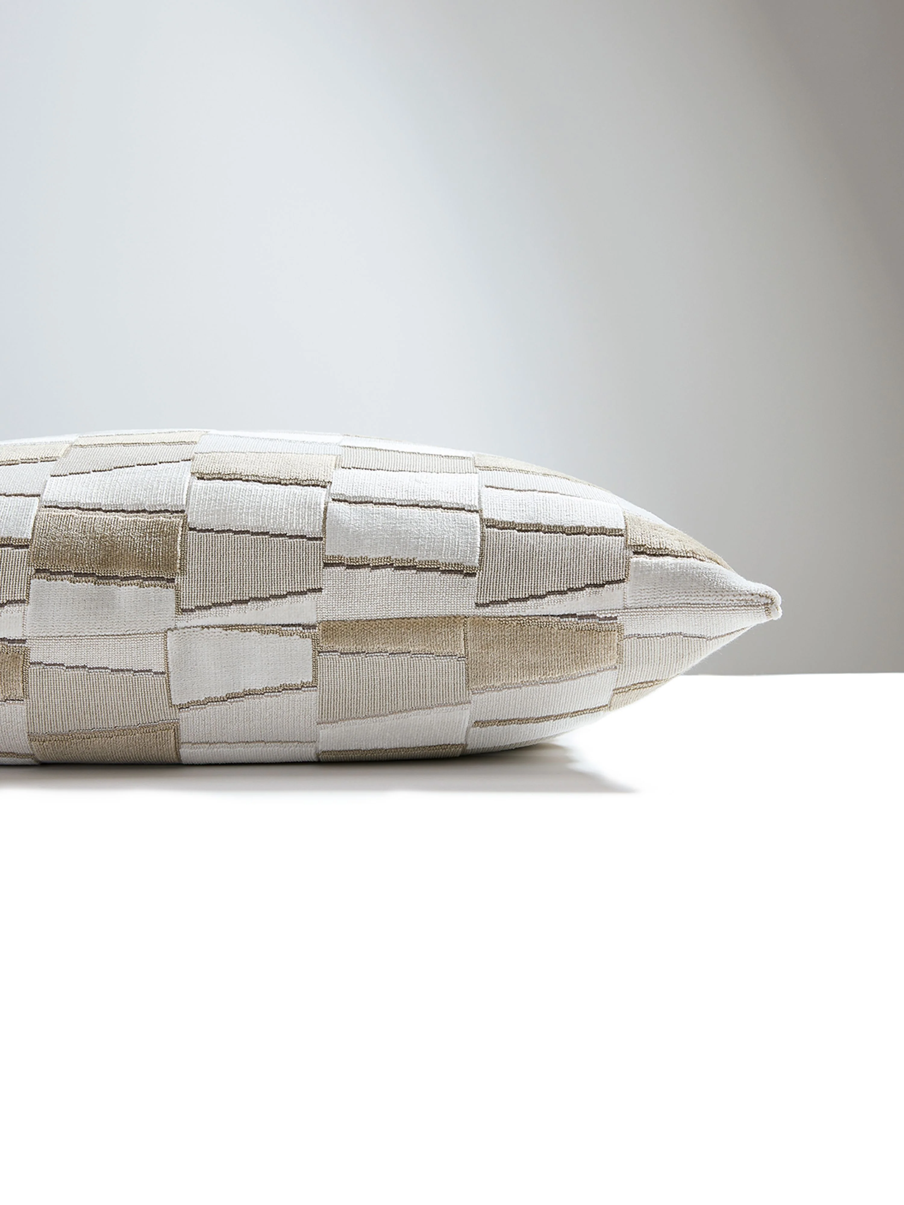 Scalamandre V4 0001FACETPILL FACETS PILLOW