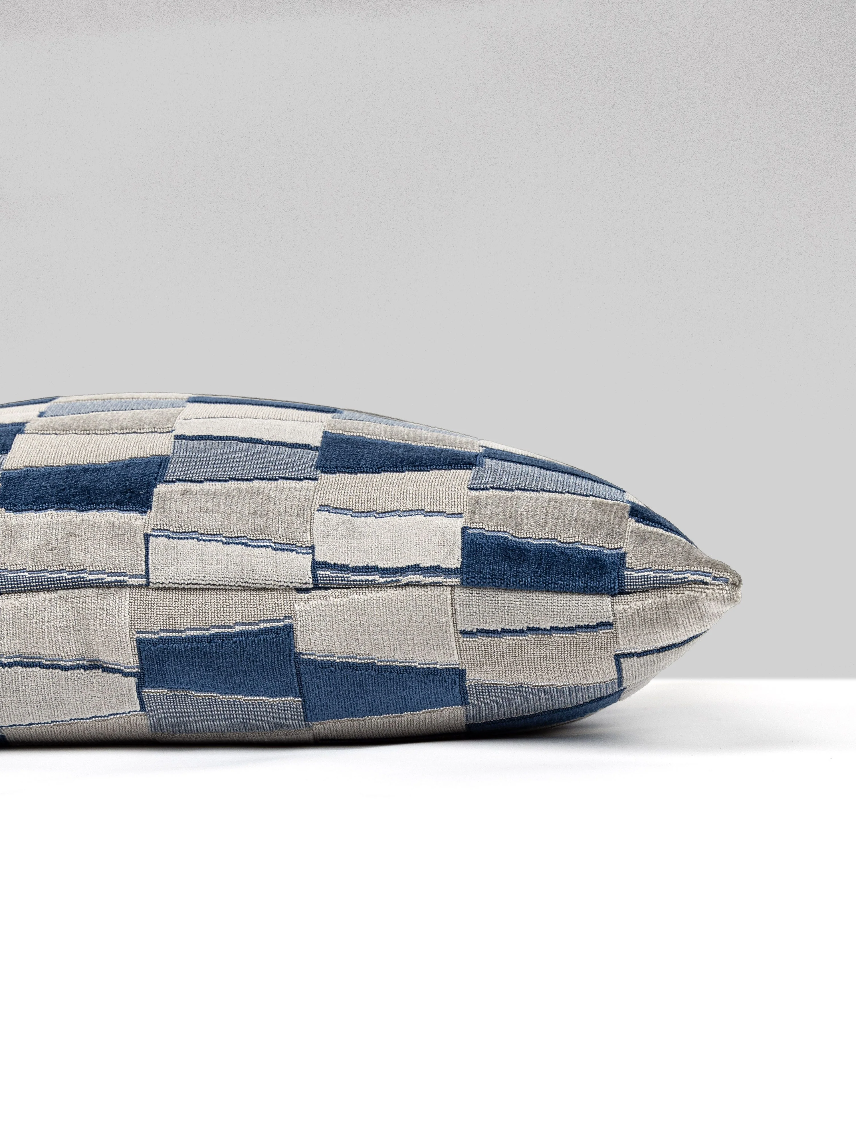 Scalamandre V4 0002FACETPILL FACETS PILLOW