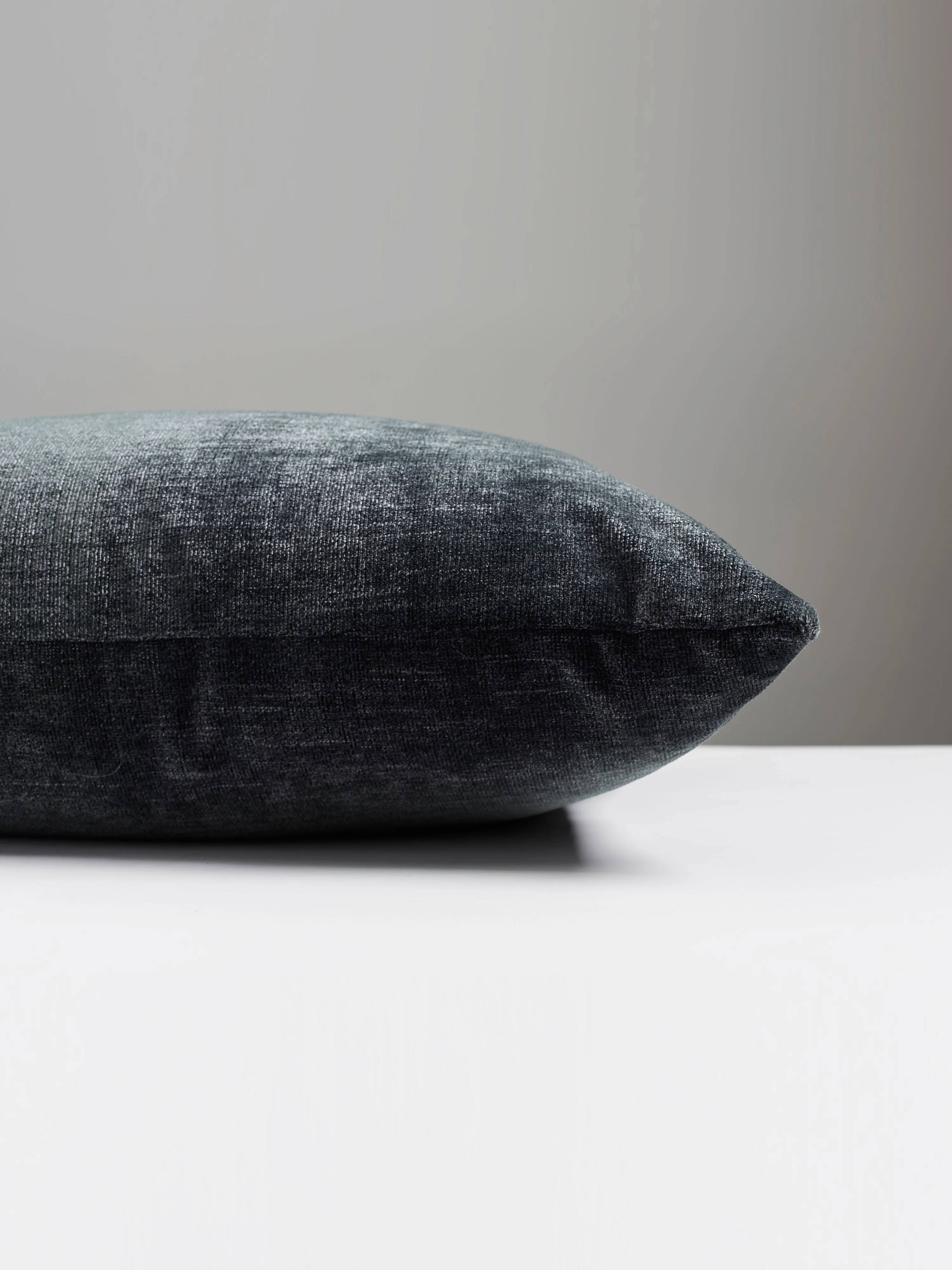 Scalamandre VP 0666SUPRMPILL SUPREME VELVET PILLOW